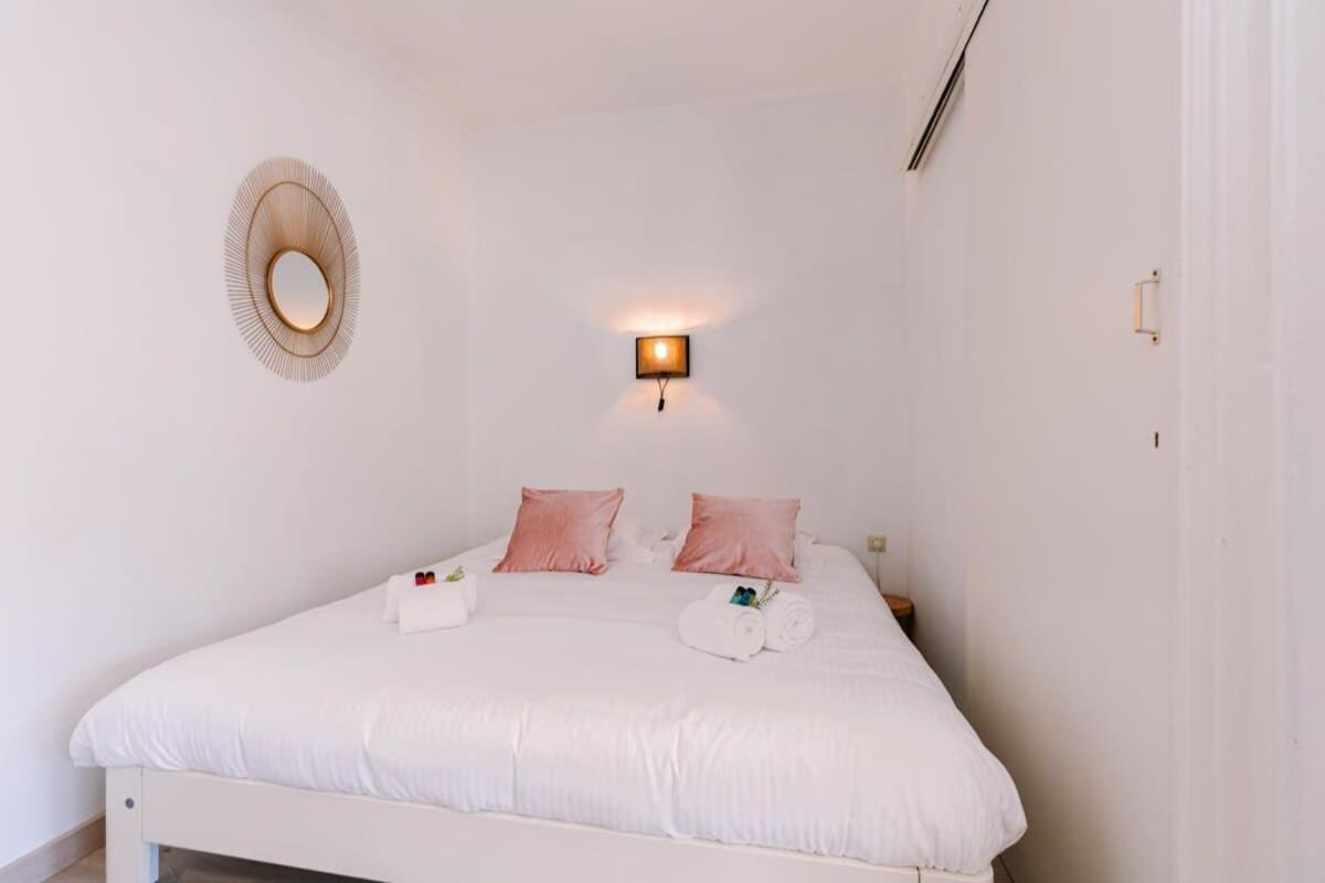 Huswell - Beautiful And Spacious Studio With Side Seaview Knokke-Heist Exteriör bild