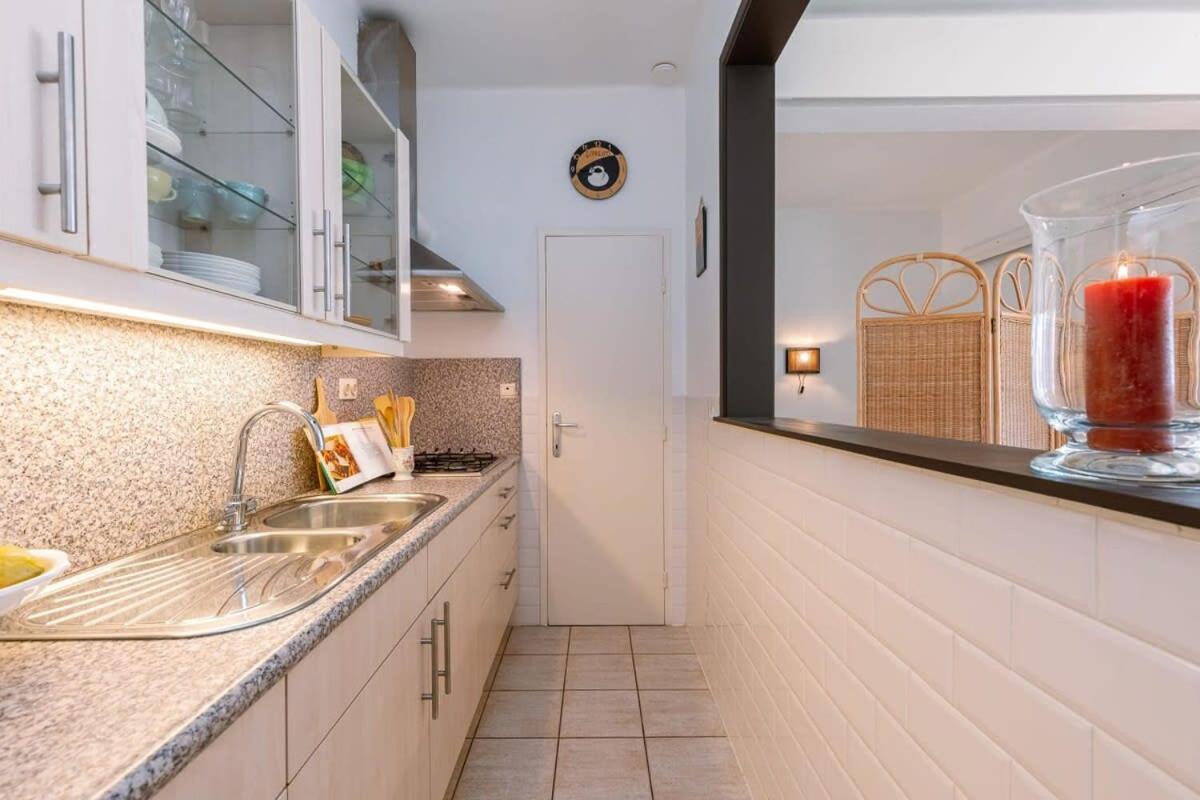 Huswell - Beautiful And Spacious Studio With Side Seaview Knokke-Heist Exteriör bild