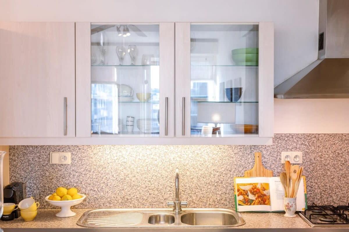 Huswell - Beautiful And Spacious Studio With Side Seaview Knokke-Heist Exteriör bild