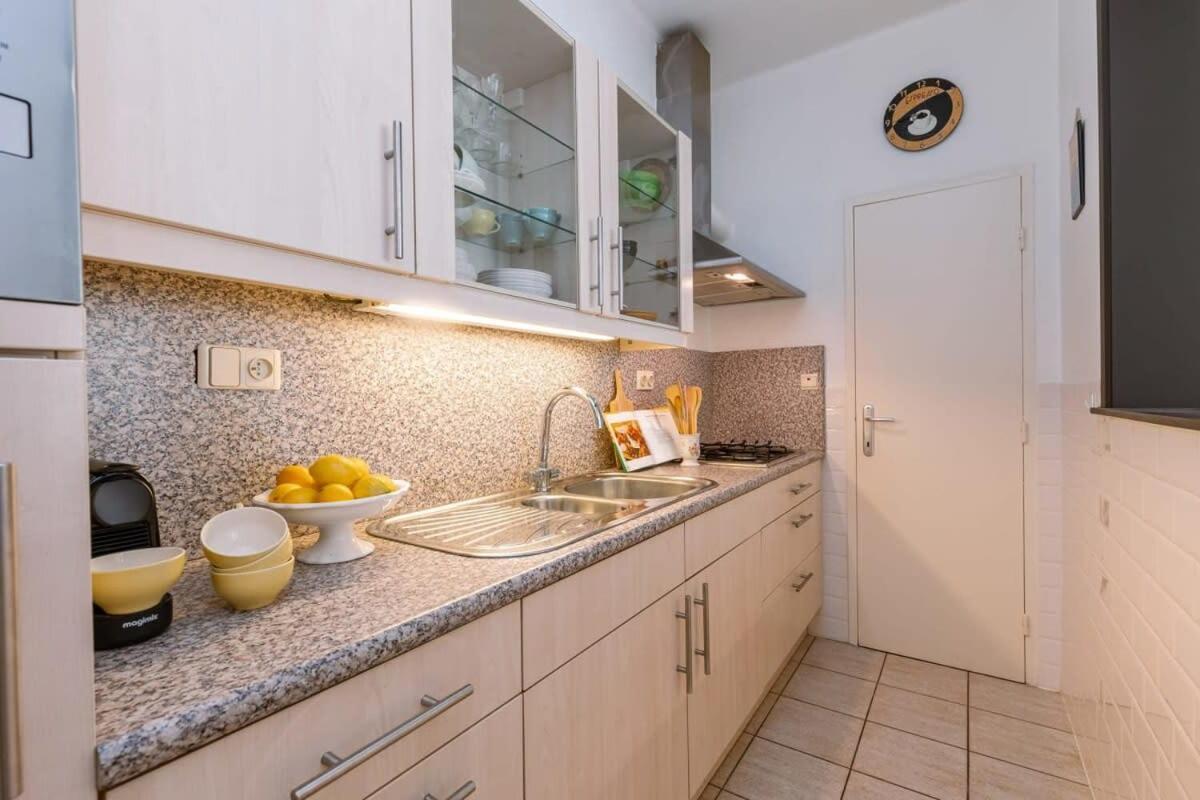 Huswell - Beautiful And Spacious Studio With Side Seaview Knokke-Heist Exteriör bild
